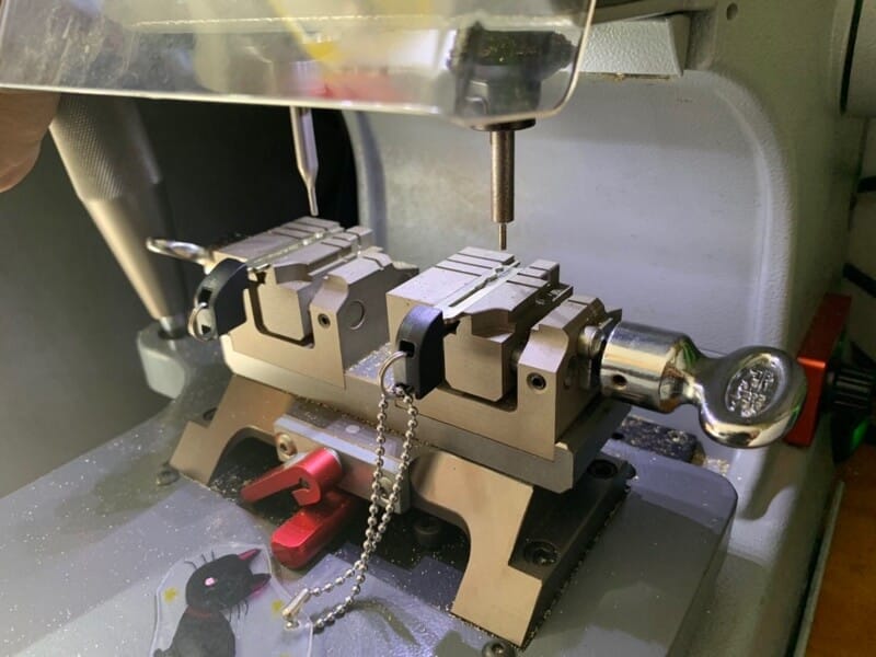 プリウスのスマートキー作ります 広島鍵屋アドロック