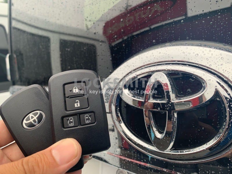 作製したトヨタヴォクシーのスマートキー2個