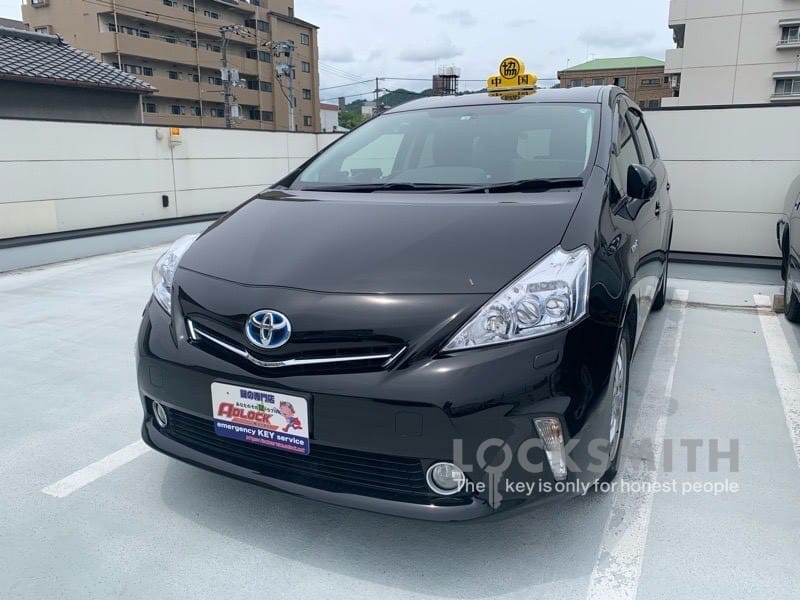 解錠のご依頼をいただいたトヨタ プリウスα ZVW41 2013年式