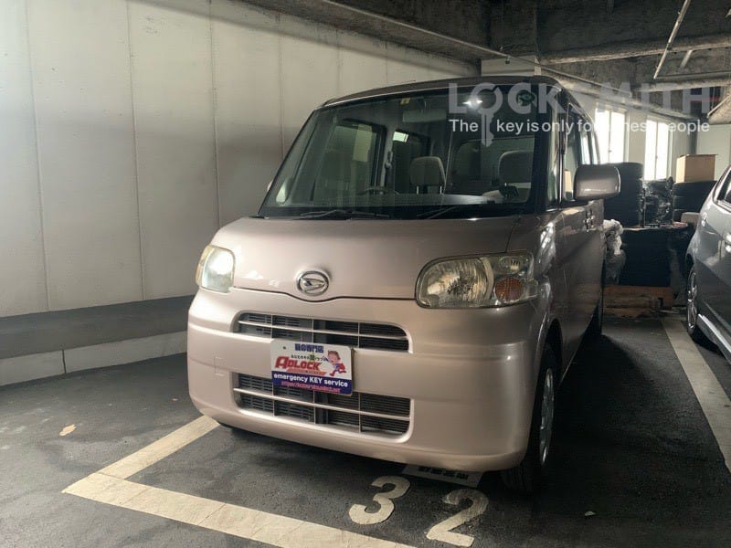 ダイハツ タントL375S 2009年式。こちらの車両の鍵を作製します