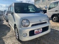 ダイハツ ムーヴラテ L550S 2005年式。こちらの車両のキーレスキーを作製します