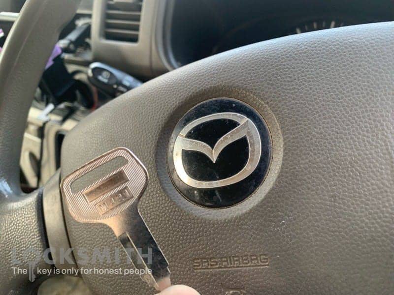 作製したマツダスクラムの鉄キー