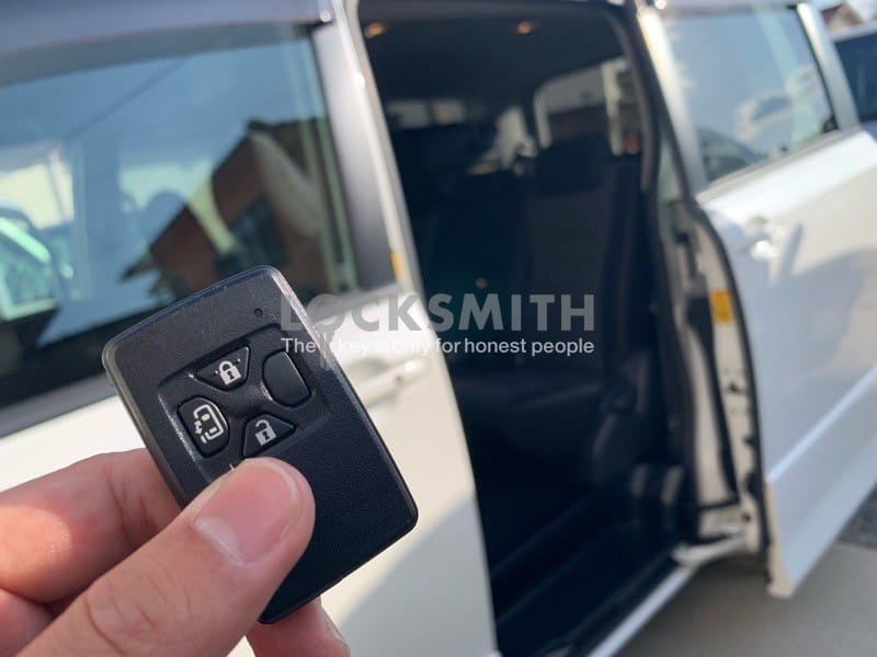 トヨタ スマートキー登録