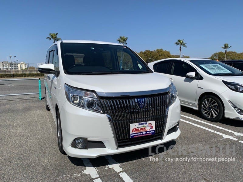 鍵紛失で動かせなくなったトヨタ エスクァイア ZWR80 2017年式