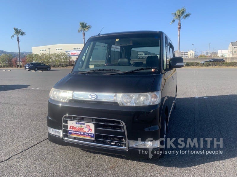 ダイハツ タント L350S 2007年式。こちらの車両の鍵を作製します