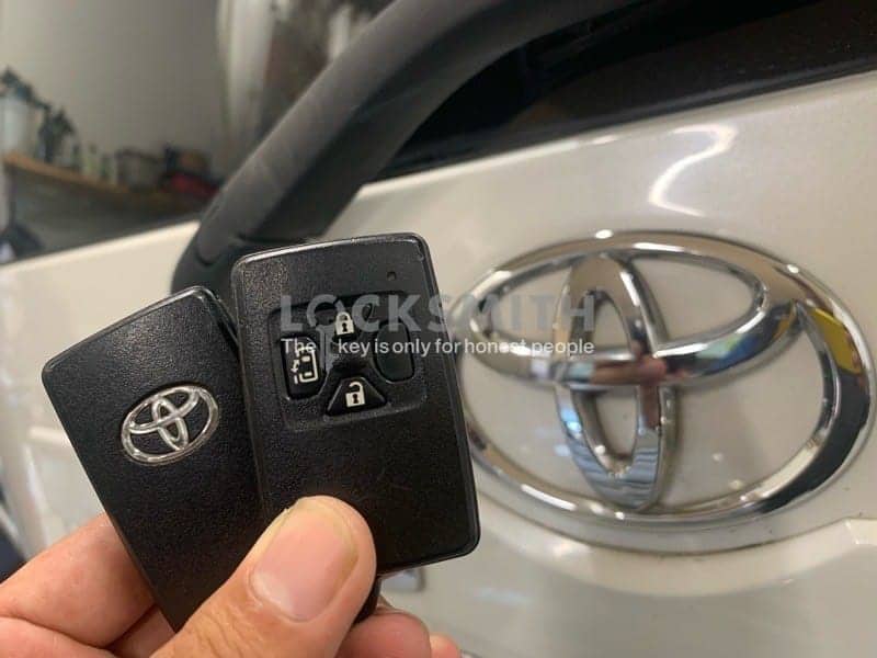 作製したトヨタヴォクシーのスマートキー２個
