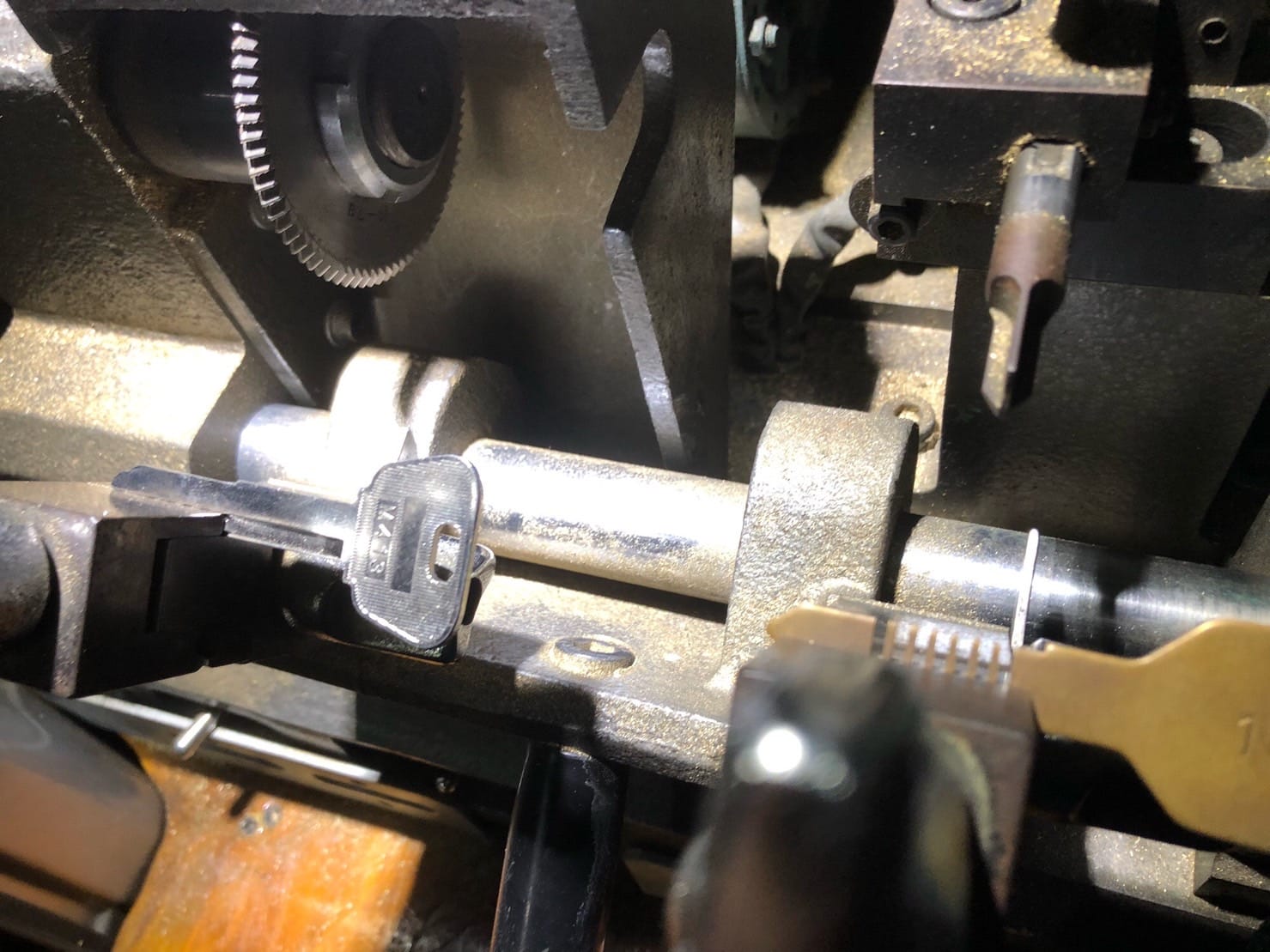 鍵を作製する様子