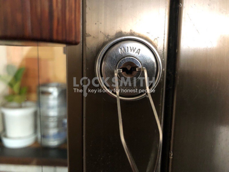ドアの鍵解錠