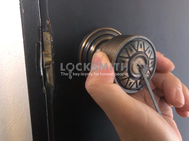 トイレの鍵解錠