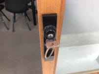 鍵穴に鍵がささっている