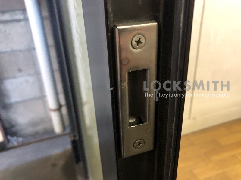 扉の鍵修理