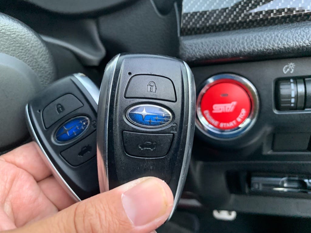 登録が完了したスバルレヴォーグのスマートキー2個