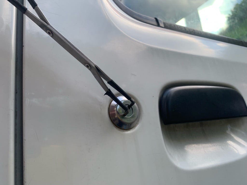 スズキジムニーの運転席ドアシリンダーの段差読み取り