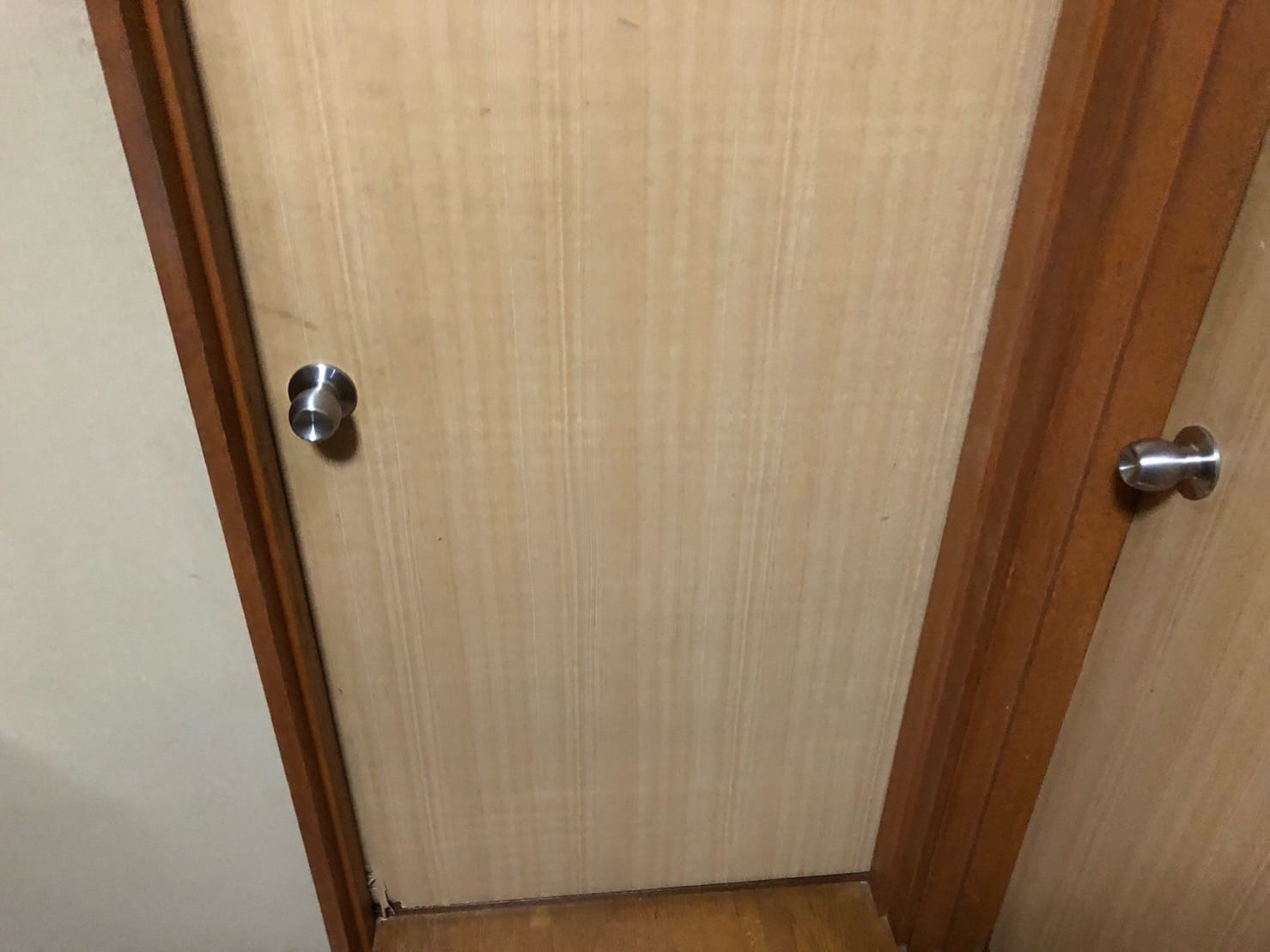 解錠のご依頼をいただいた内開きの室内扉