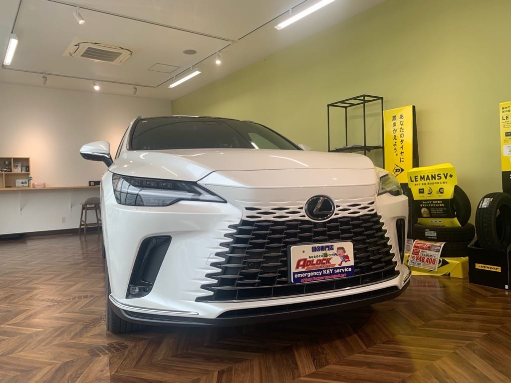 インロックが発生したレクサス RX450h+ AALH16 2023年式。こちらの車両の鍵を解錠します