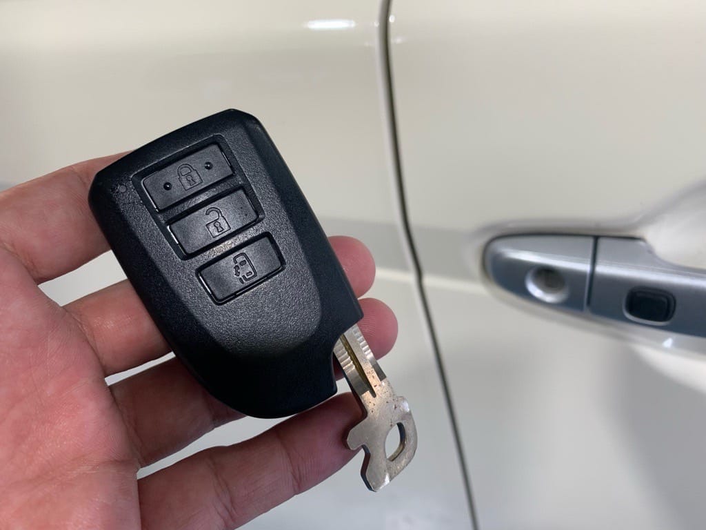 トヨタポルテのスマートキーにメカニカルキーを収納