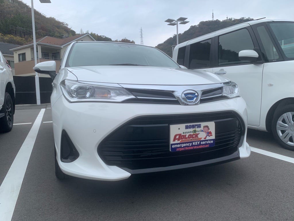 インロックが発生したトヨタ カローラフィールダー NKE165 2019年式。こちらの車両の鍵を解錠します