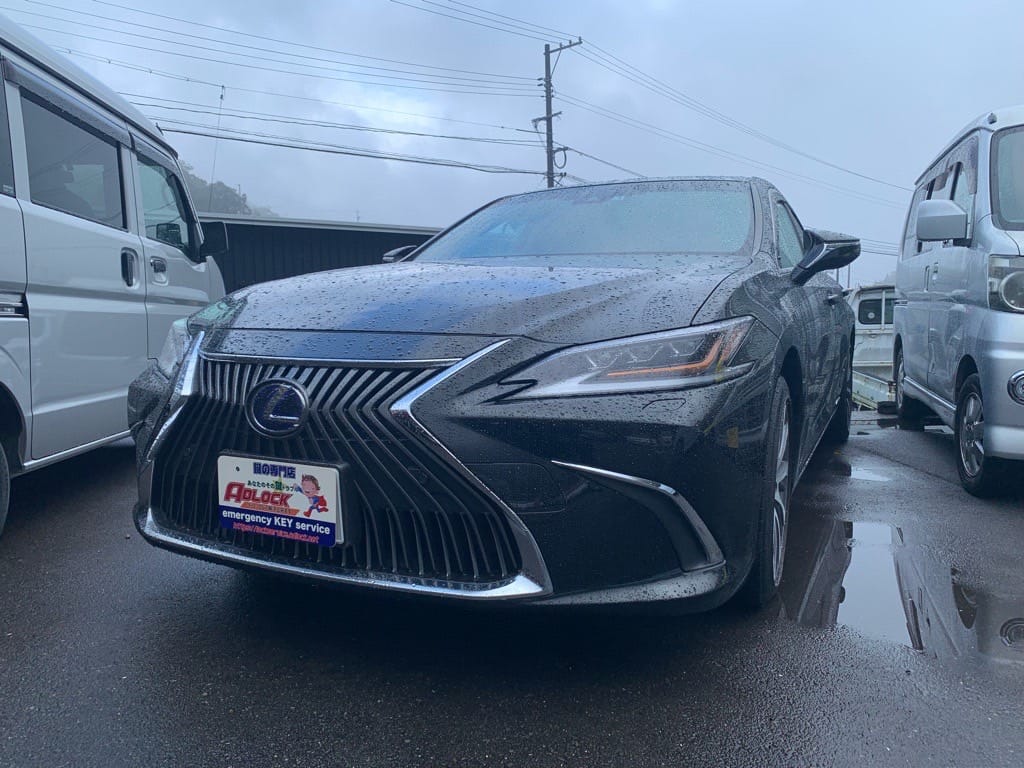 今回スペアキー作製のご依頼をいただいたレクサスの車両