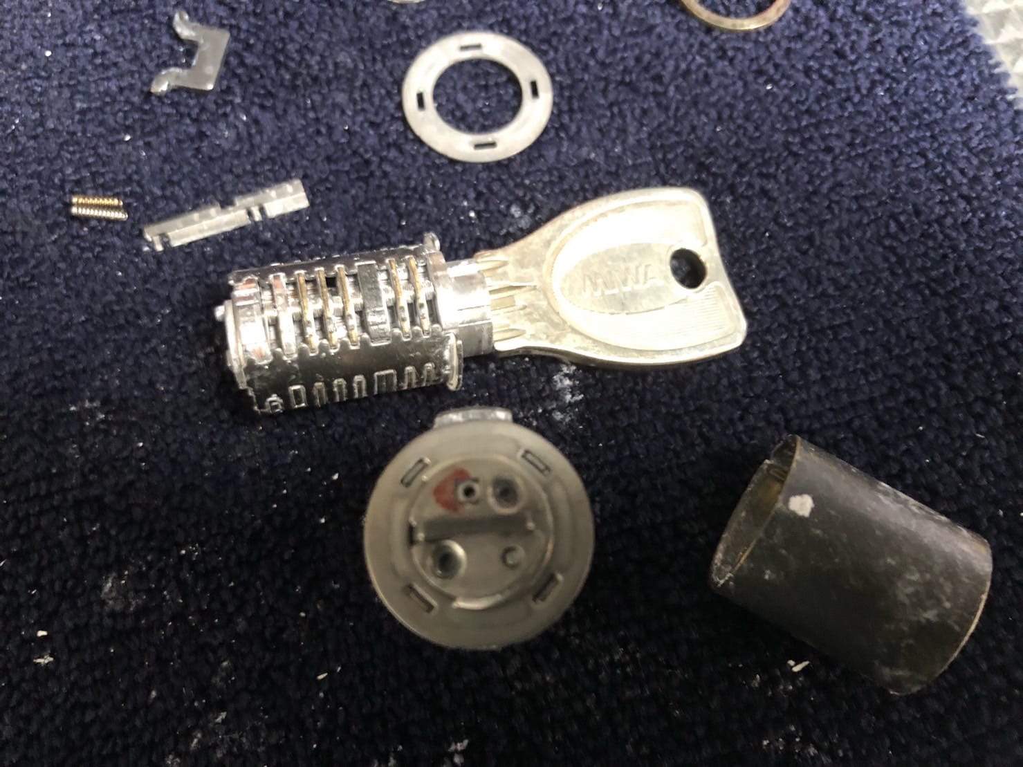 分解されたシリンダー