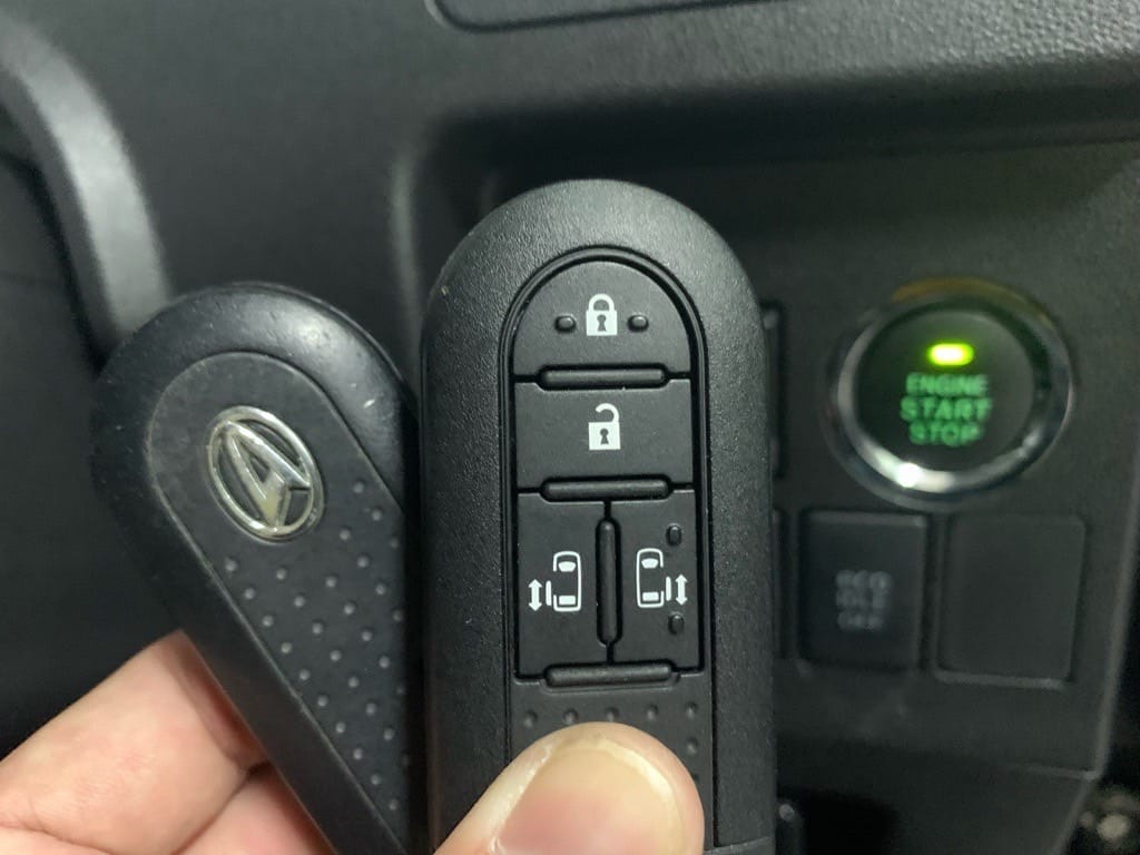 登録が完了したタントのスマートキー2個