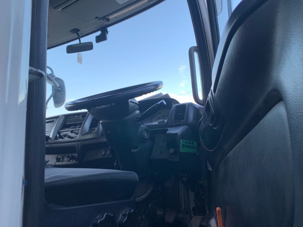 開いた運転席ドア