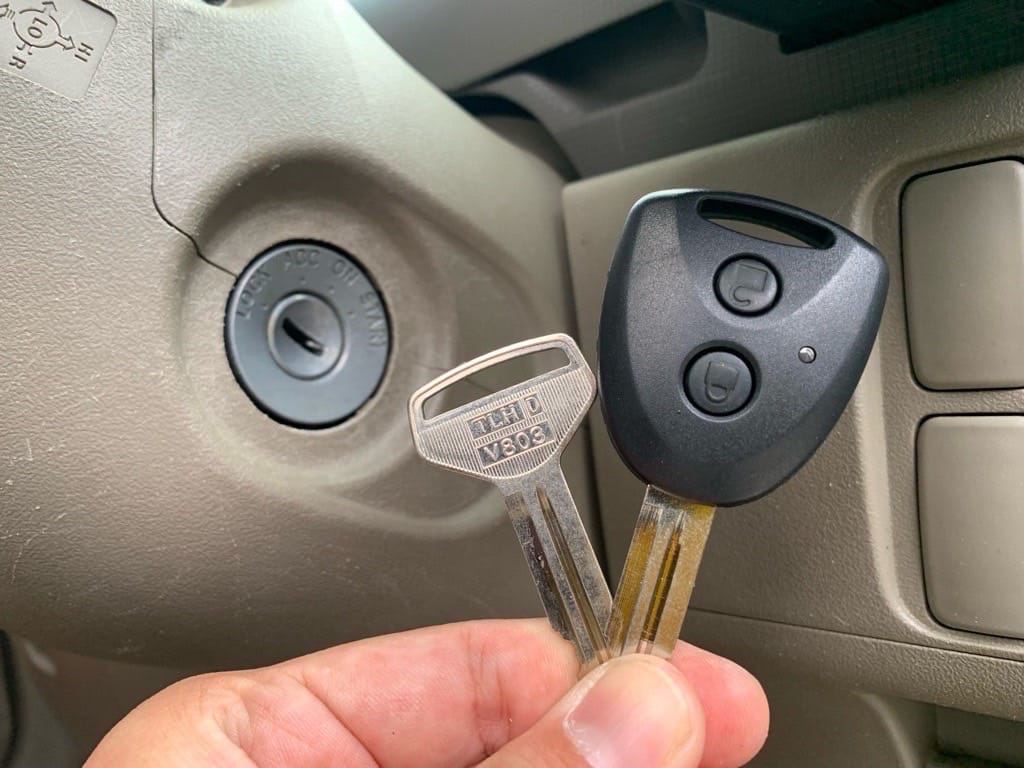 作製した2本のタントの鍵