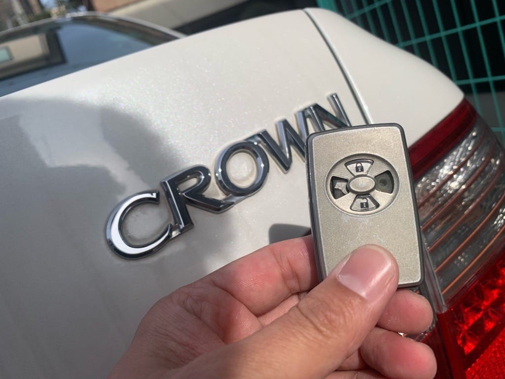 車内から回収したトヨタクラウンのスマートキー