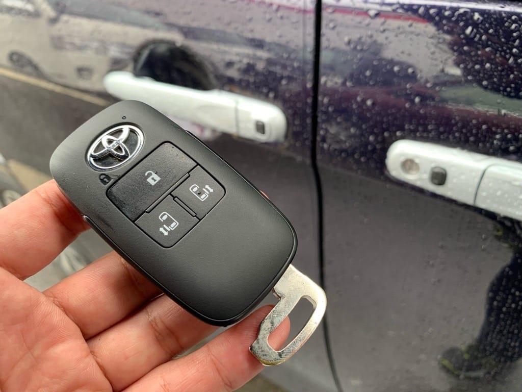 登録したトヨタルーミーのスマートキーに作製したメカニカルキーを収納