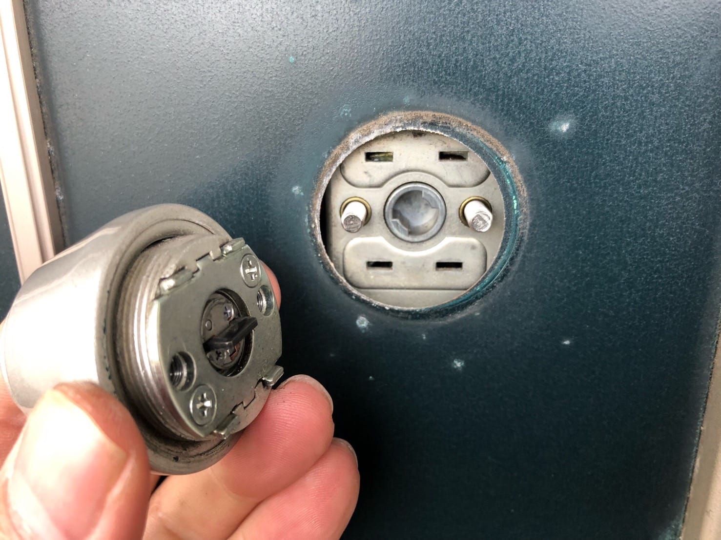 シリンダーを取り外しました