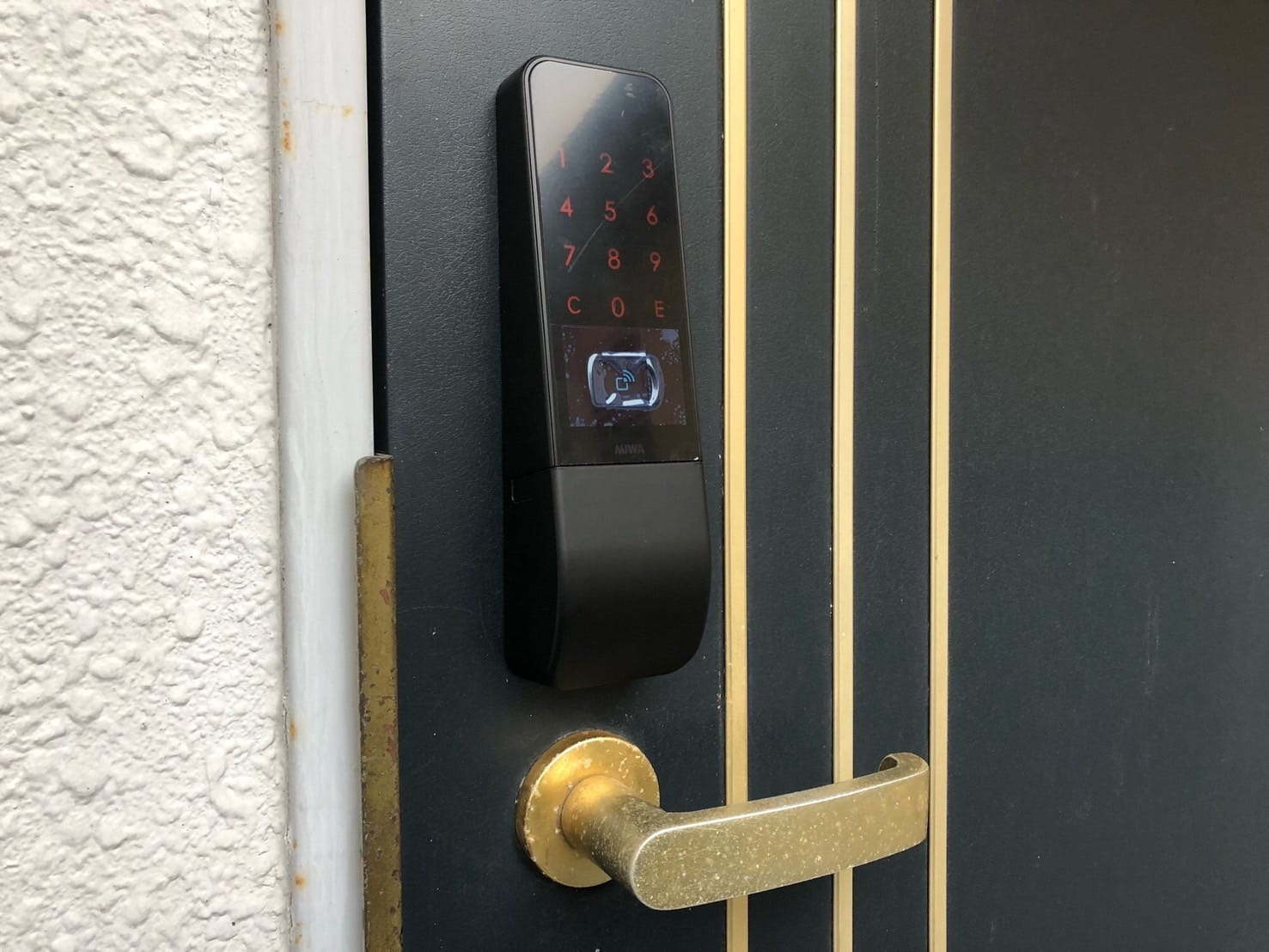 玄関についたMIWAのPiACkⅡsmart