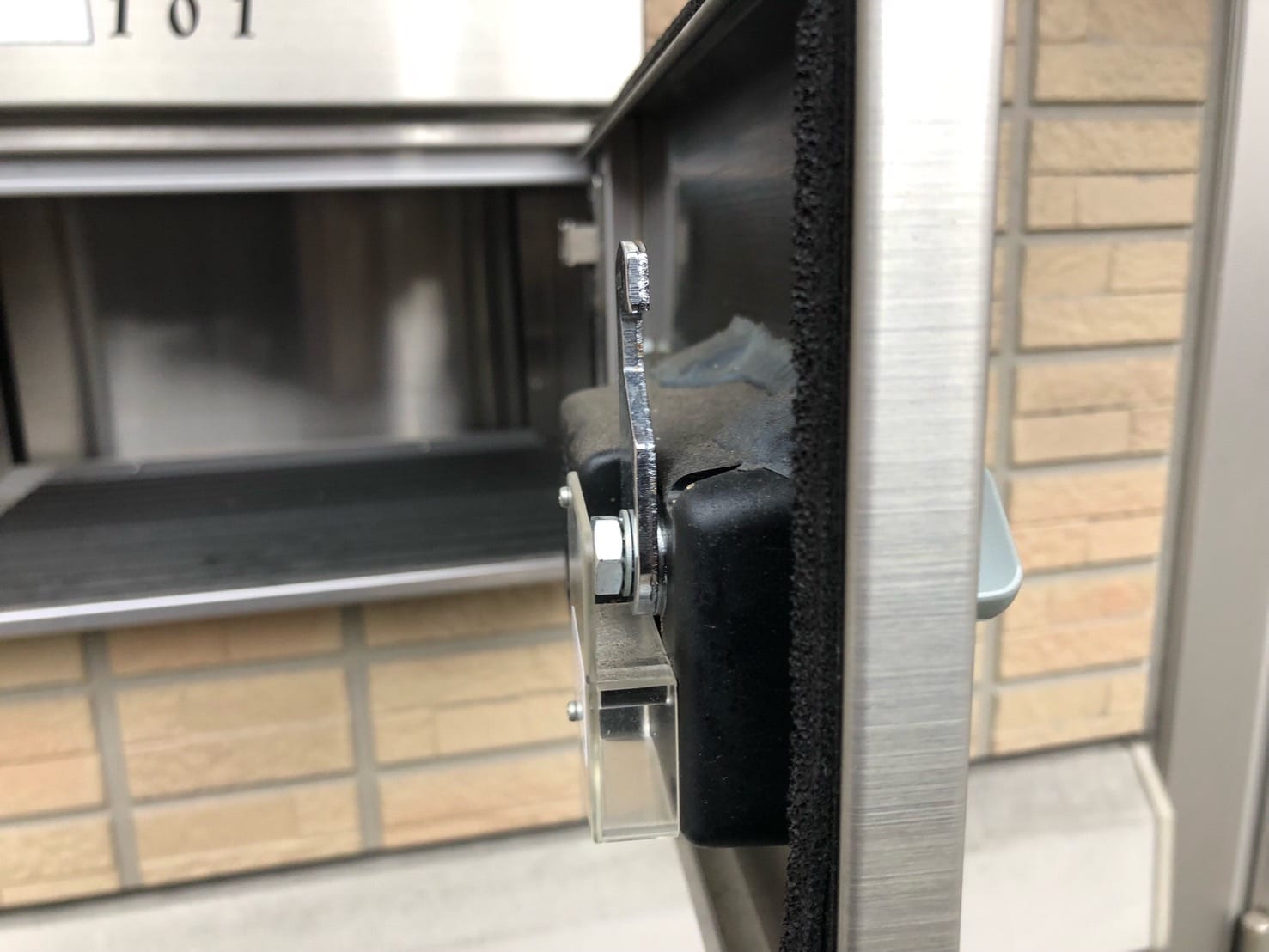 元通りに成形した部品を横から見た図