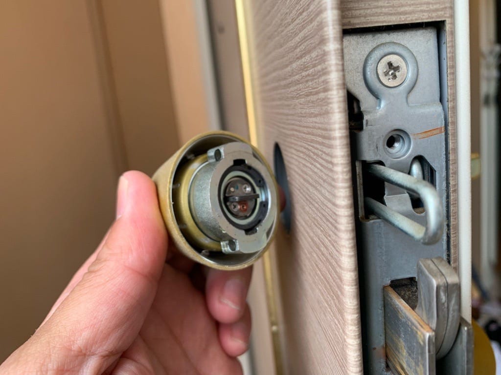 シリンダーを取り外しました