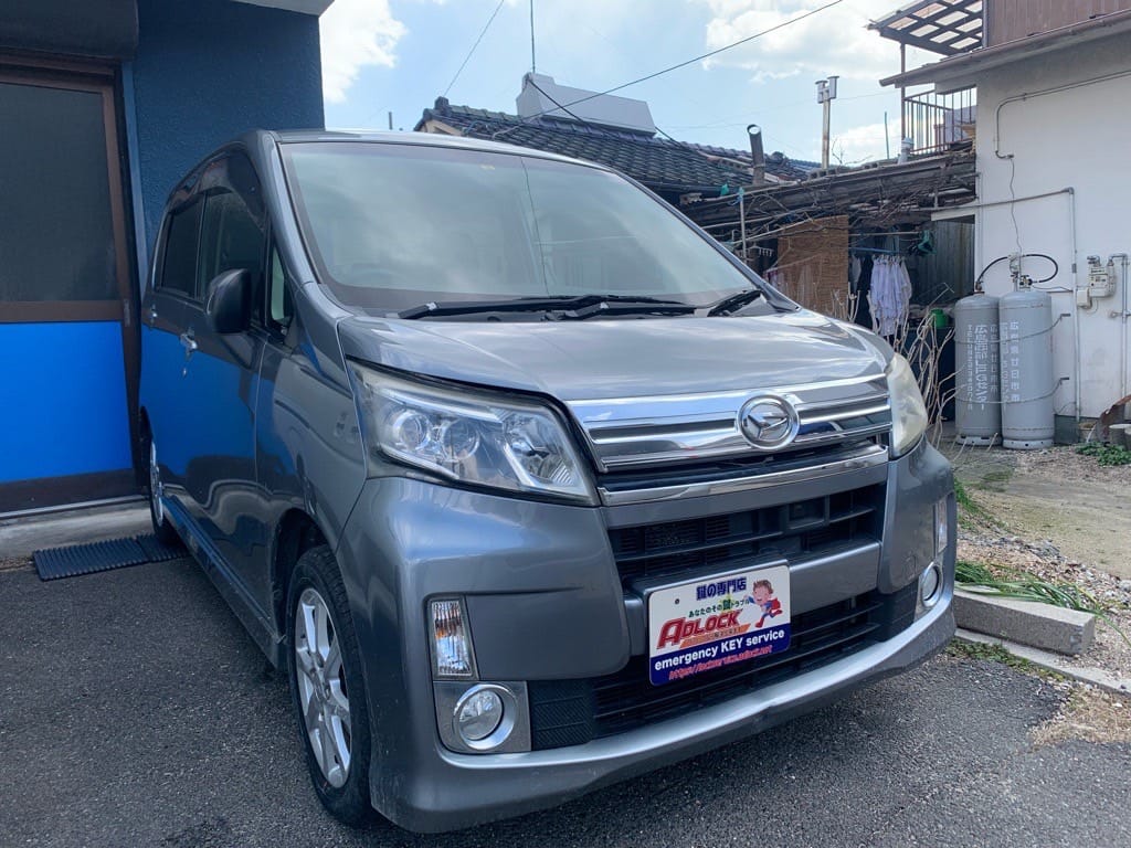ダイハツ ムーヴ LA100S 2013年式。こちらの車両の鍵を作製します