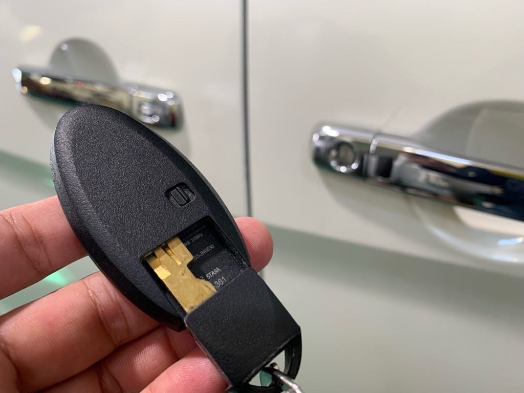 登録が完了したスズキランディのスマートキーに作製したメカニカルキーを収納