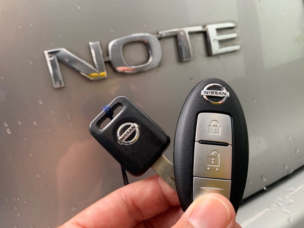 ICチップ入りのスペアキ―と新たに作製したスマートキータイプのスペアキ―