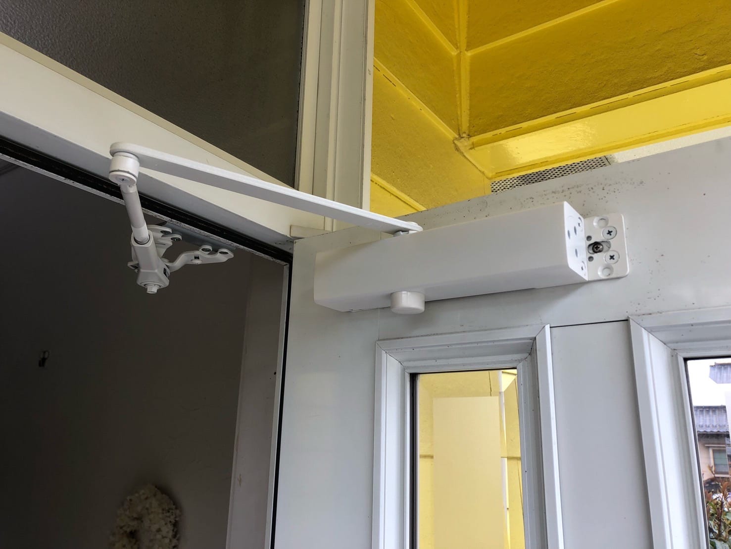 RYOB社の新しいドアクローザーを取り付けました