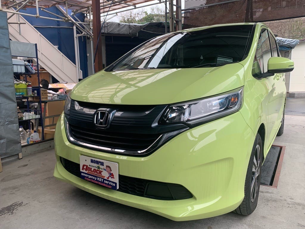 インロックが発生したホンダ フリード GB5 2017年式。こちらの車両のドアを解錠します