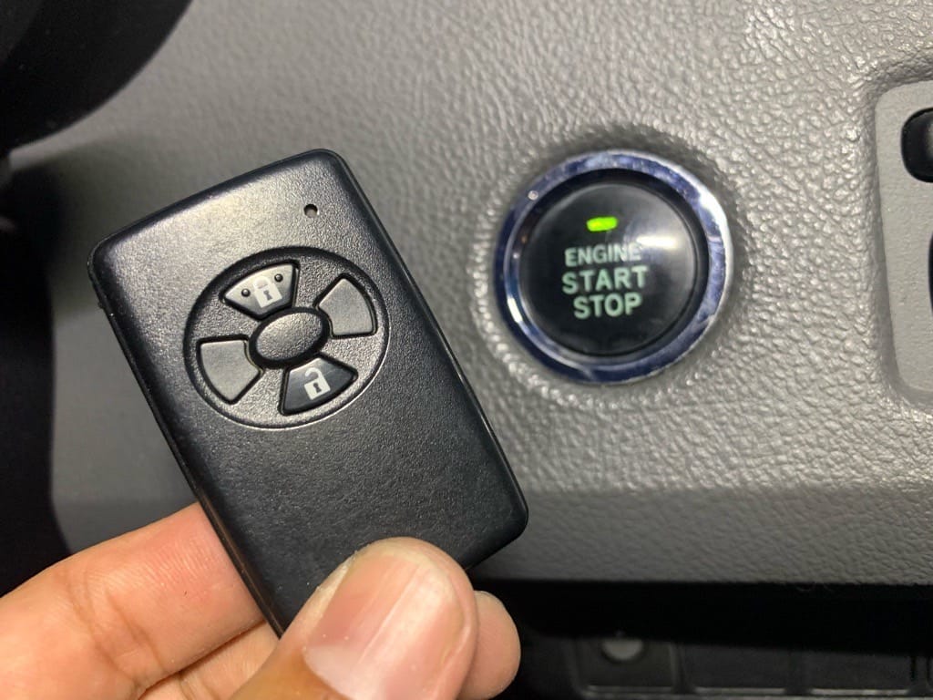 登録が完了したトヨタマークXジオのスマートキー