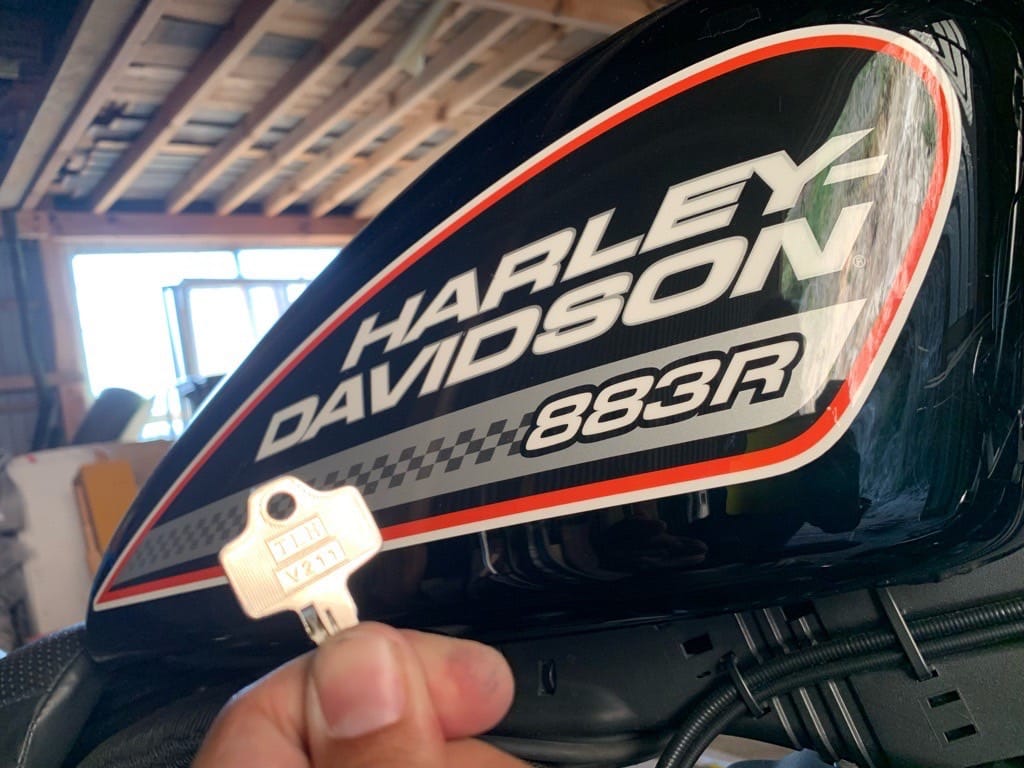 作製したハーレーダビッドソンの新しい鍵。エンジン始動可能な状態へと復旧完了です