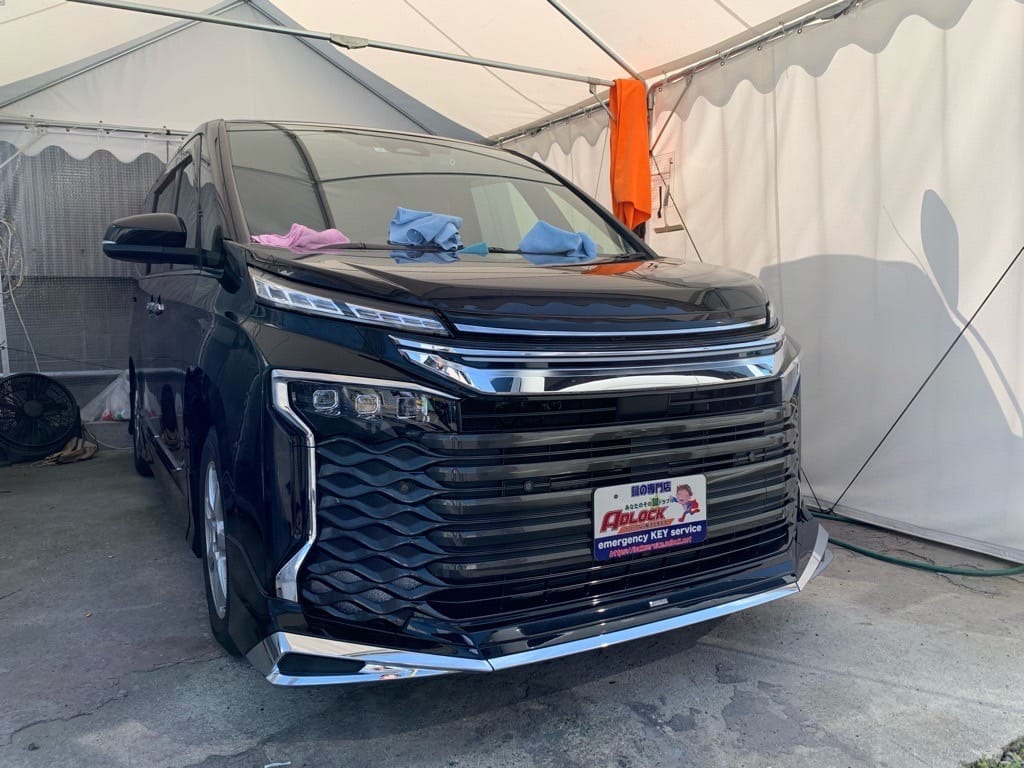 スペアキ―作製のご依頼をいただいた納車前のトヨタ ヴォクシーMZRA902023年式