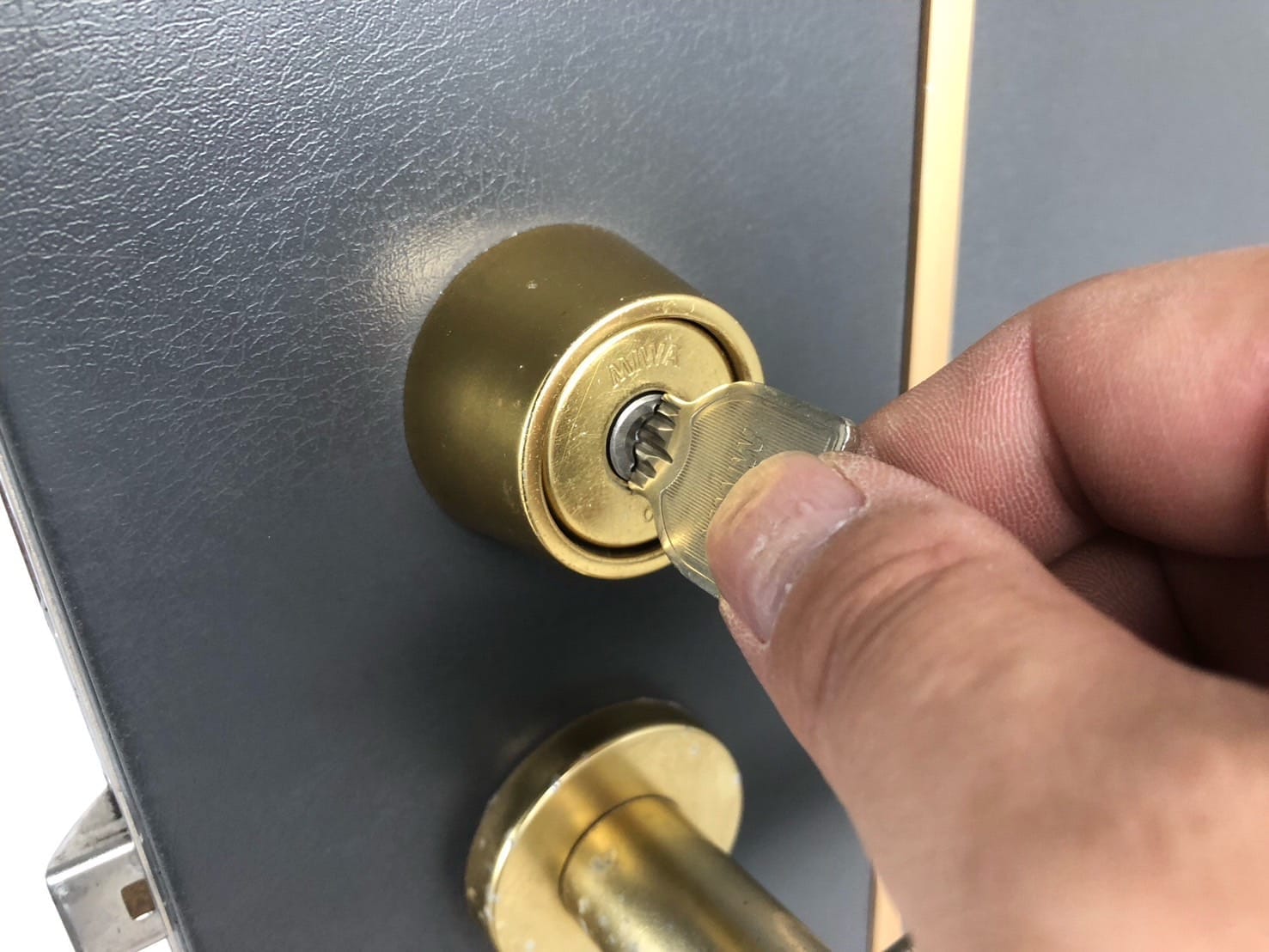 修理が完了して以前のように鍵が回るようになりました