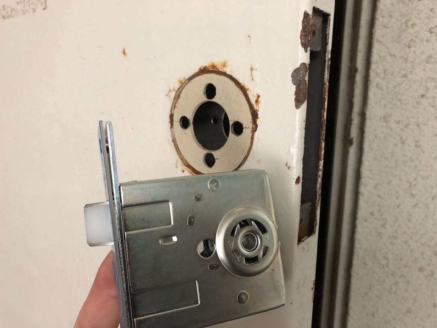 ケースロック交換