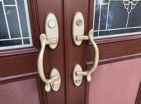 玄関の鍵交換のご依頼をされたプッシュプル錠2ロックタイプ