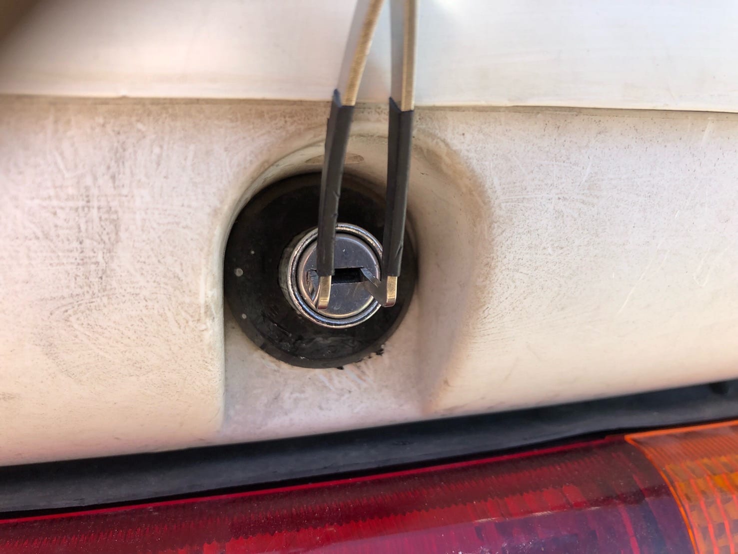 ホンダキャノピーのシリンダーをピッキング