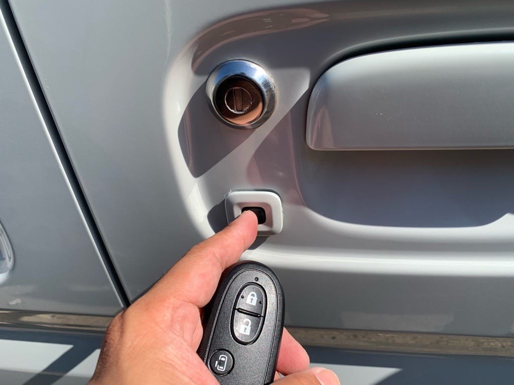 登録が完了したスズキエヴリィのスマートキーで車を施解錠