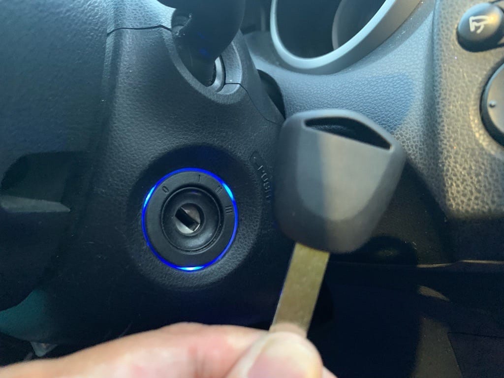 ホンダ　フィットGE6のエンジンキーシリンダーと作った合鍵