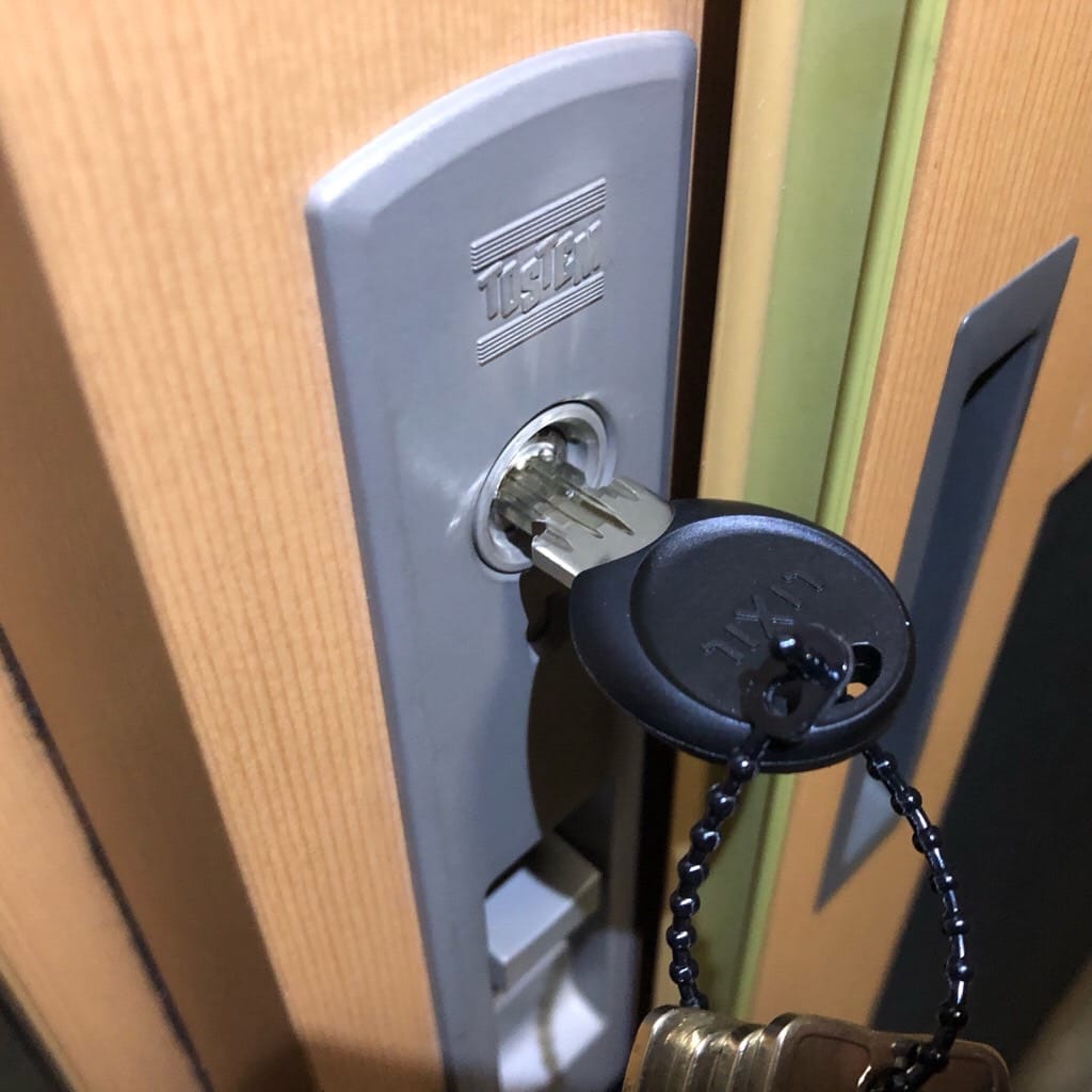 鍵交換が完了した引き違い戸内側