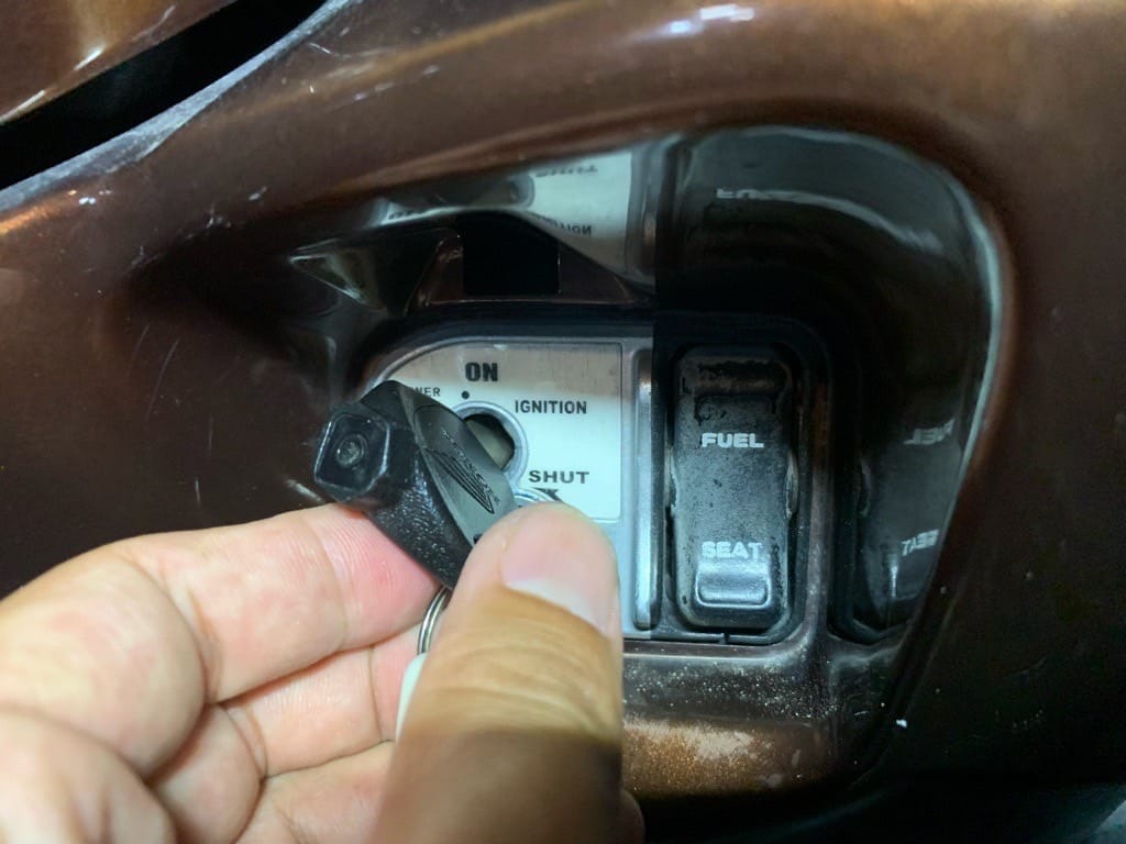 完成した鍵をOPENERの位置へ操作