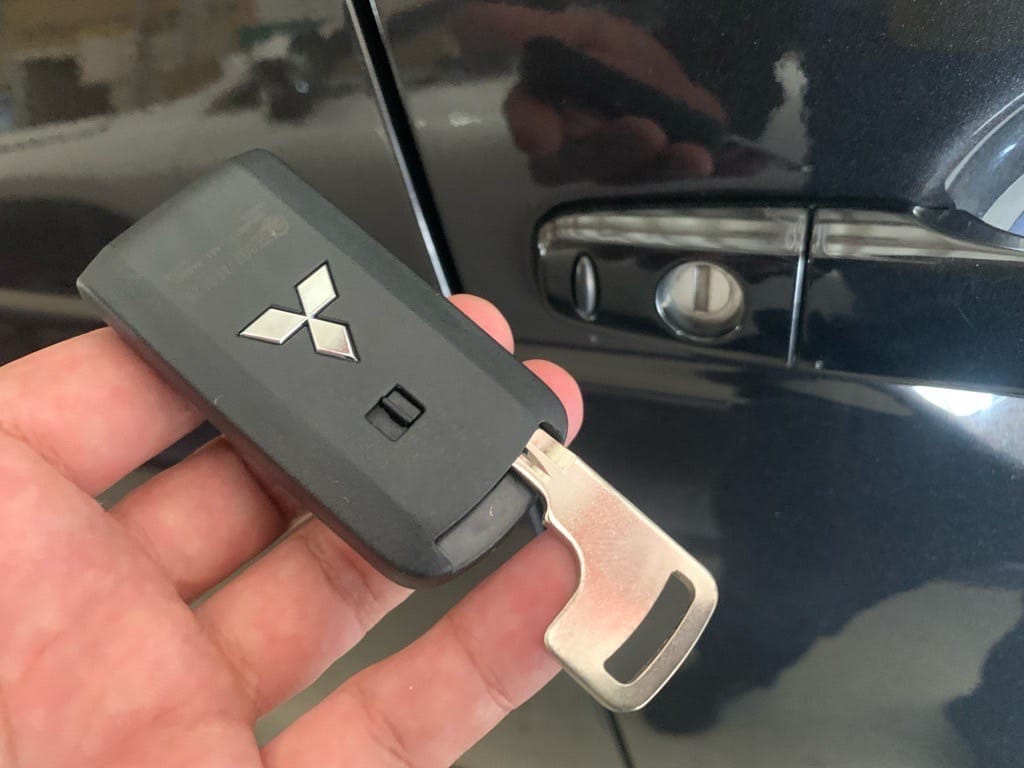 三菱ランサーエボリューションのスマートキーに作製したドアキーを収納