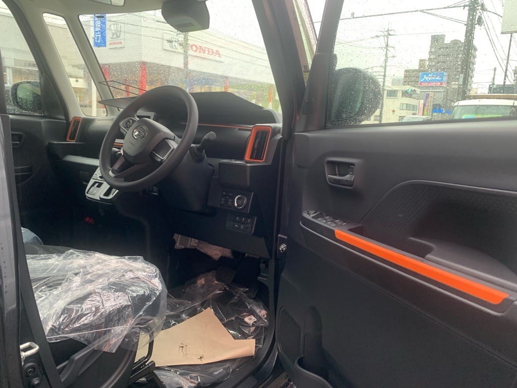 ピッキングして開いた運転席ドア